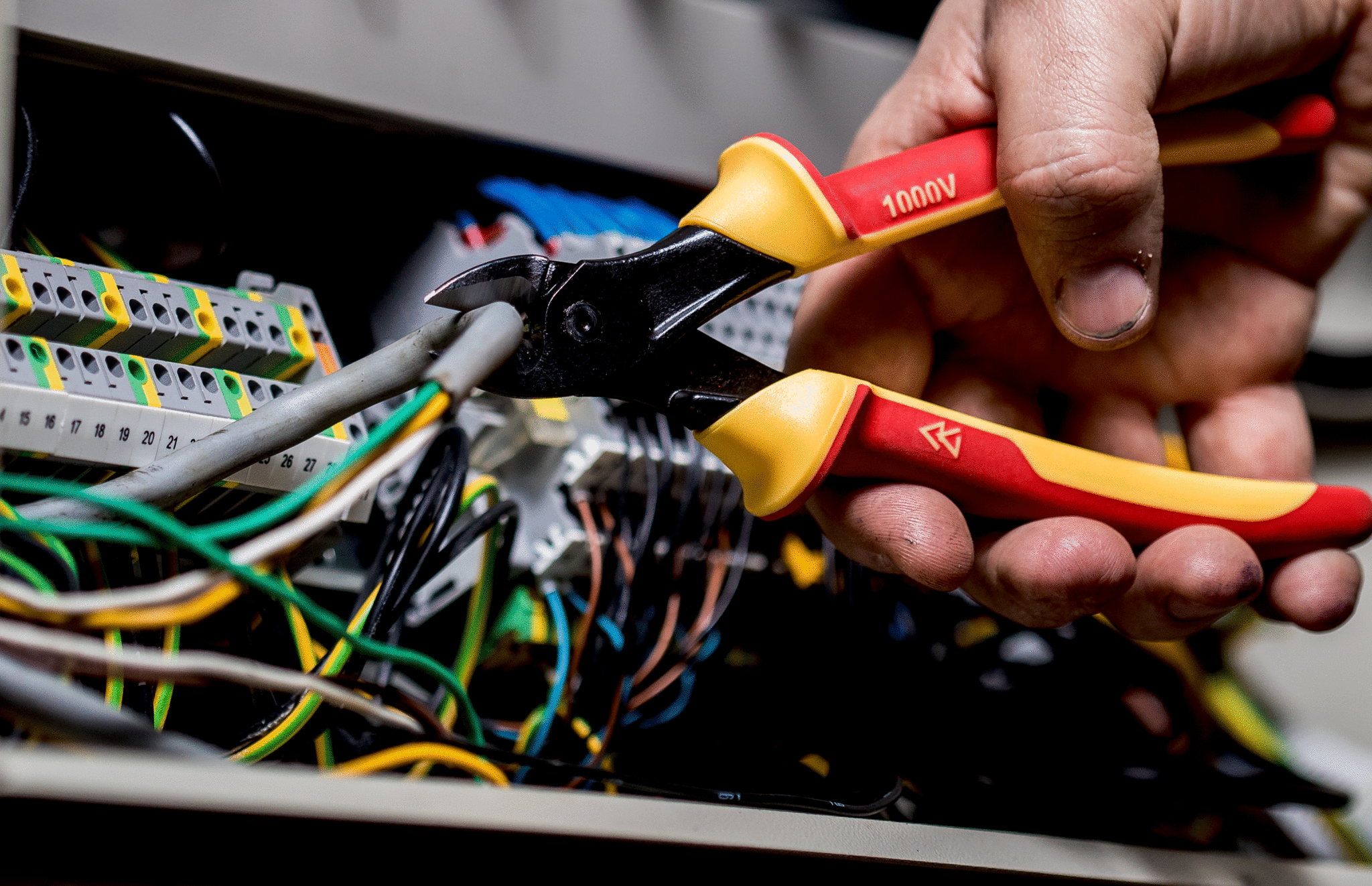 Alicate de corte diagonal aislado 7" ERGO™ BAHCO