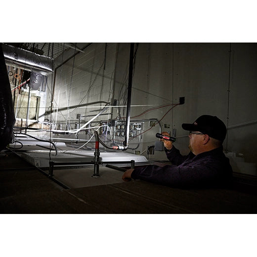 LINTERNA RECARGABLE FOCO DESLIZANTE 2000 LUMEN REDLITHIUM (2162-21) MILWAUKEE