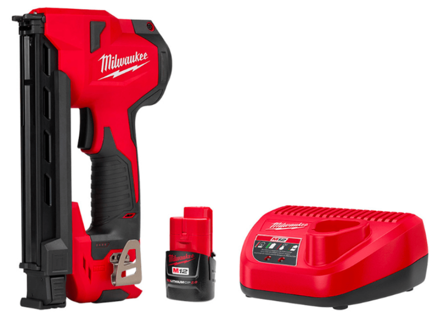 Kit de engrapadora con cargador y batería M12 Milwaukee