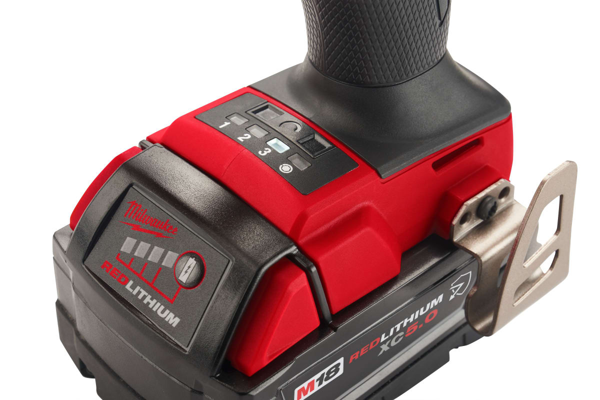 Kit llave impacto compacta 1/2" 339Nm M18 Fuel Milwaukee