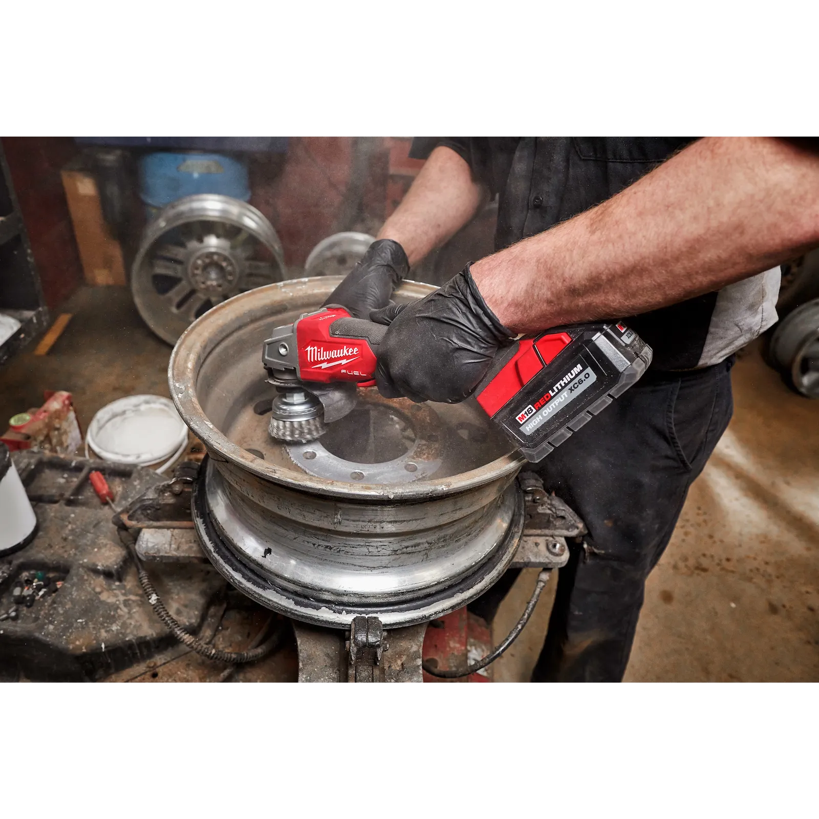 ESMERIL ANGULAR 4 1/2 BATERIA M18 FUEL VEL VARIABLE (2888-20) MILWAUKEE