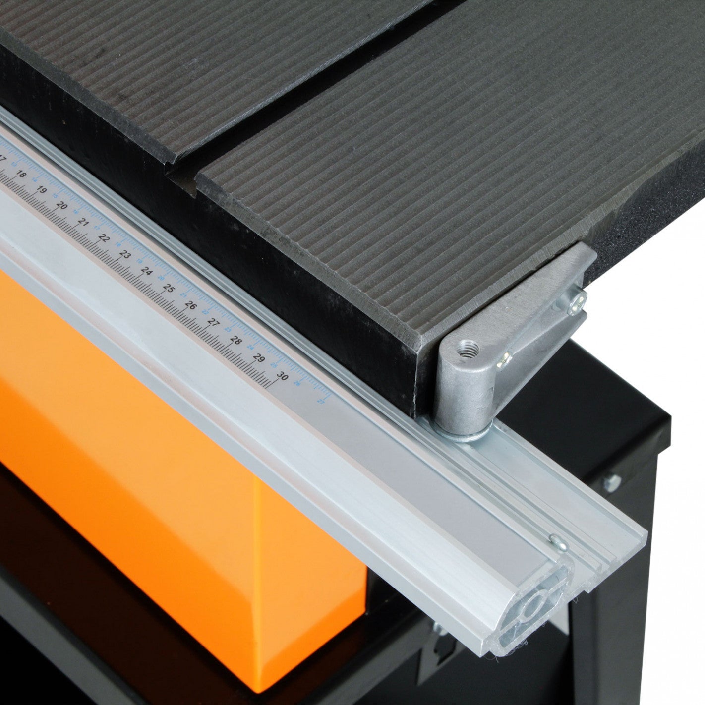 SIERRA HUINCHA PARA MADERA 15 1500W BS1501