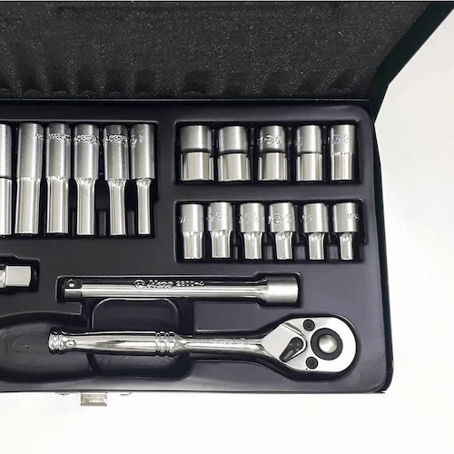 Juego de dados #2626MP 1/4 DR. CAJA METAL JGO. 26 PZS (OF)