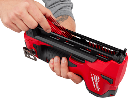 Kit de engrapadora con cargador y batería M12 Milwaukee