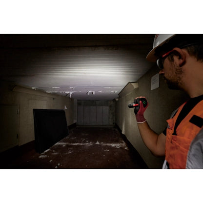 LINTERNA RECARGABLE FOCO DESLIZANTE 2000 LUMEN REDLITHIUM (2162-21) MILWAUKEE